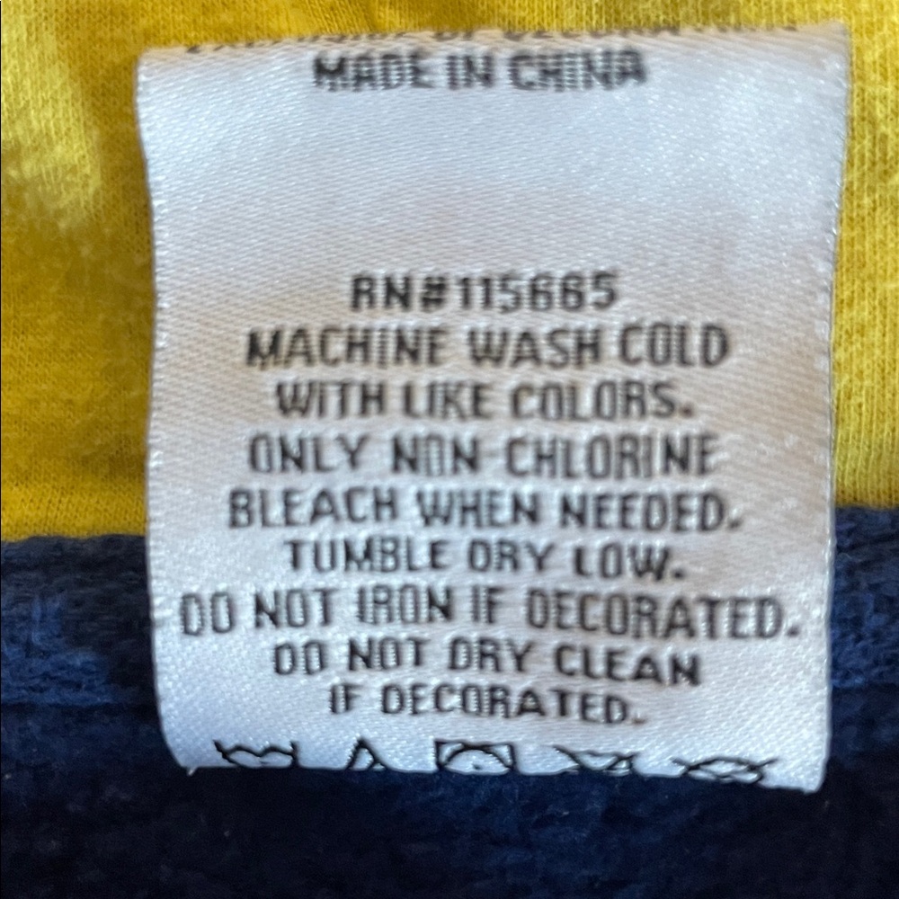 Looney Tunes Kids Blue And Yellow "World's Best Hunter" Hoodie. Size L. - Picture 8 of 8